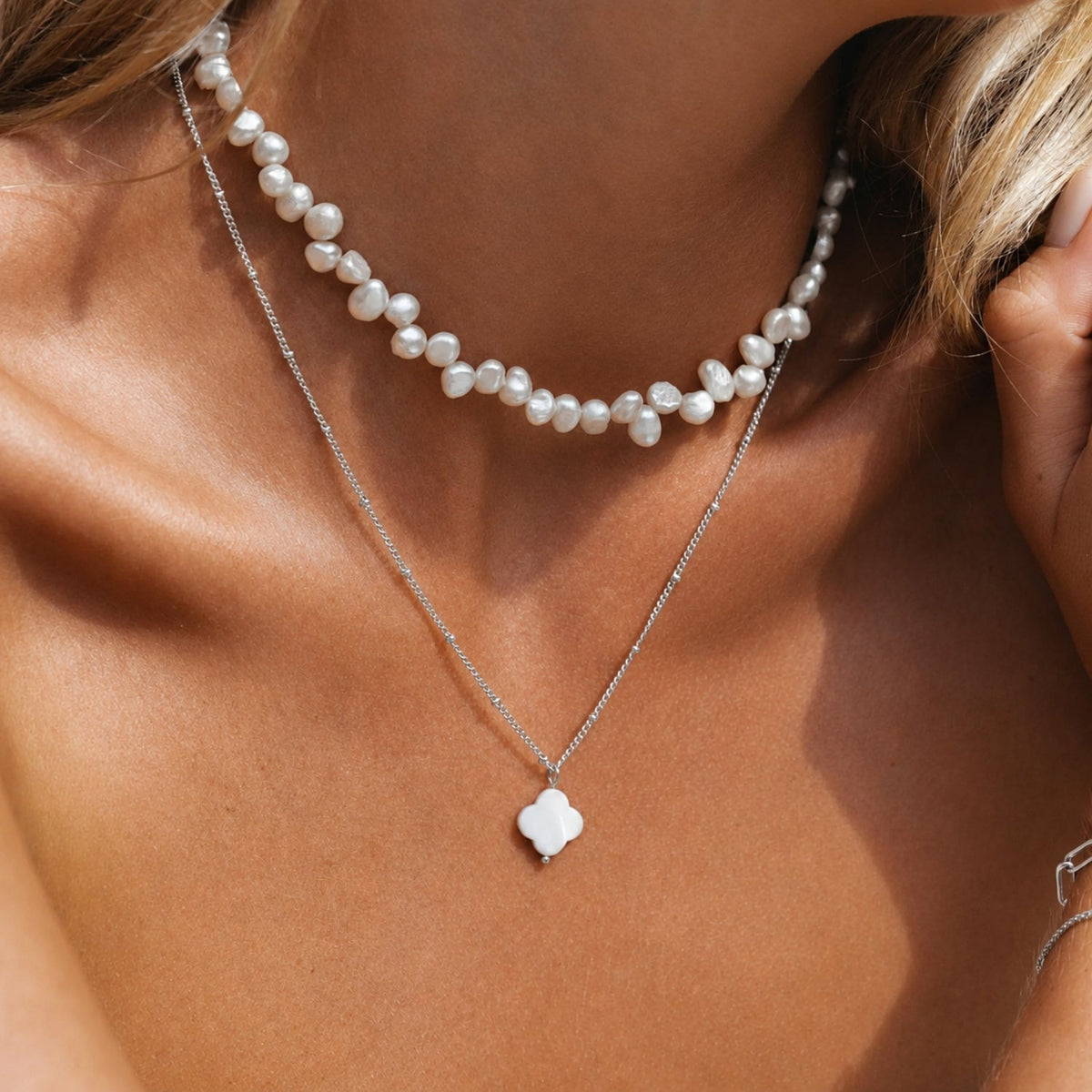 Bruce & Co Positano – Mother-of-Pearl Quatrefoil Necklace