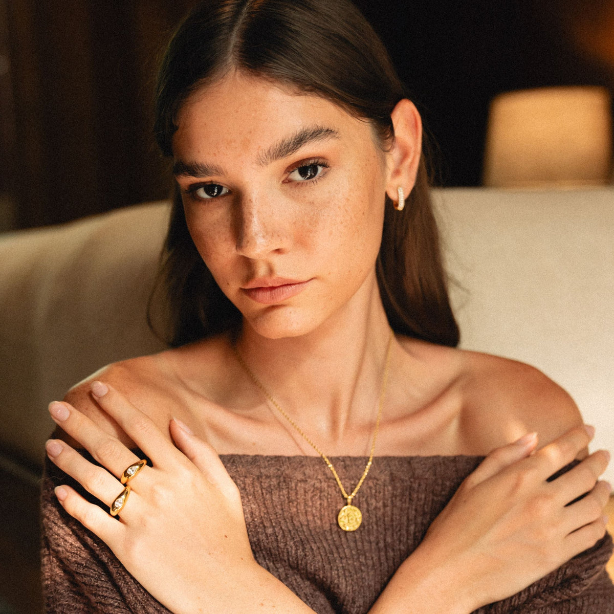 Bruce & Co Sorella – Hammered Disc Pendant Necklace