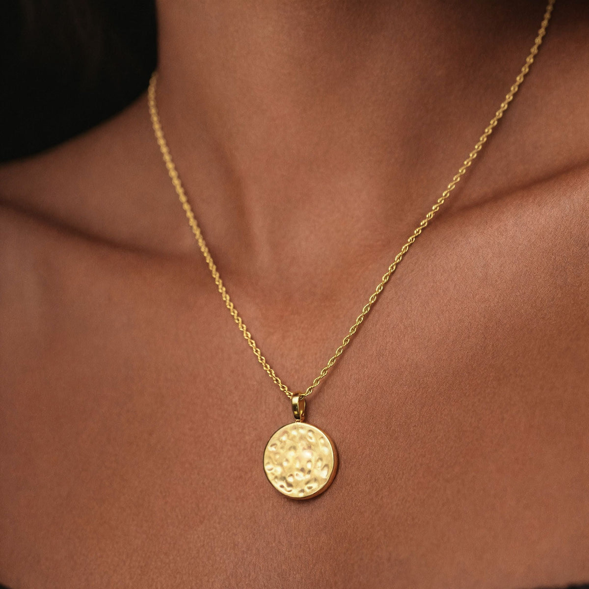 Bruce & Co Sorella – Hammered Disc Pendant Necklace