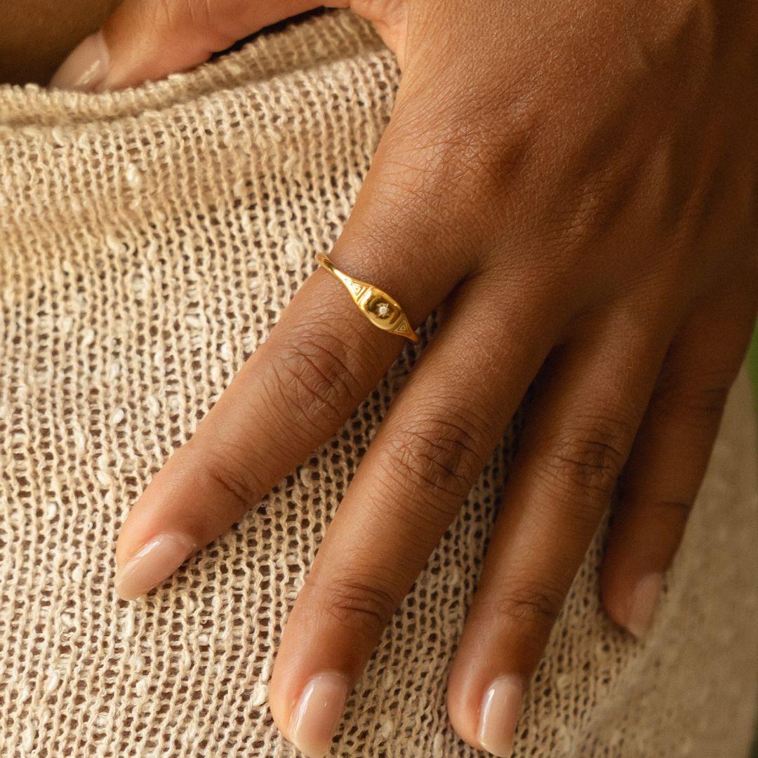 Bruce & Co Starlight – Starburst White Stone Signet Ring
