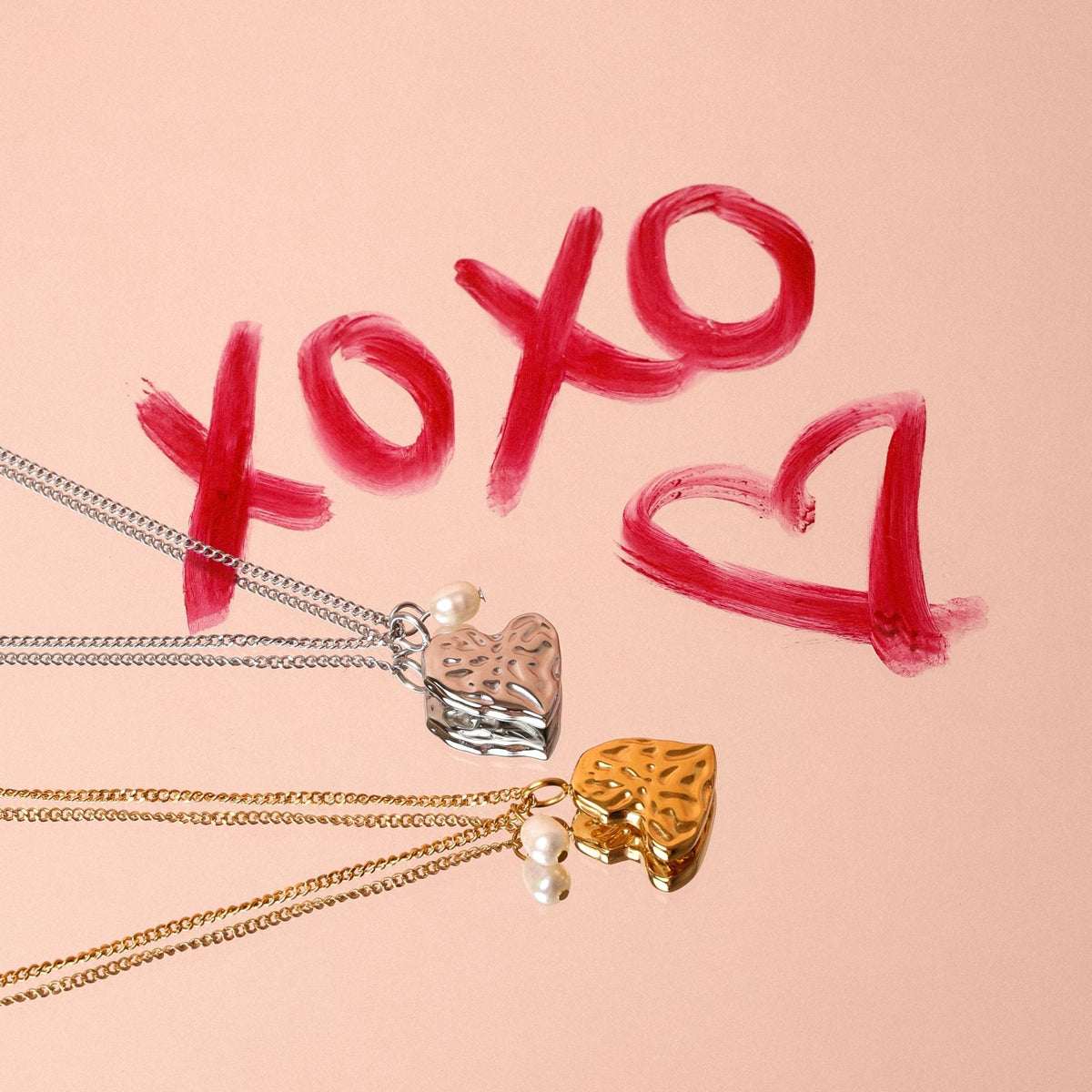 Bruce & Co Valentine – Textured Heart and Pearl Necklace