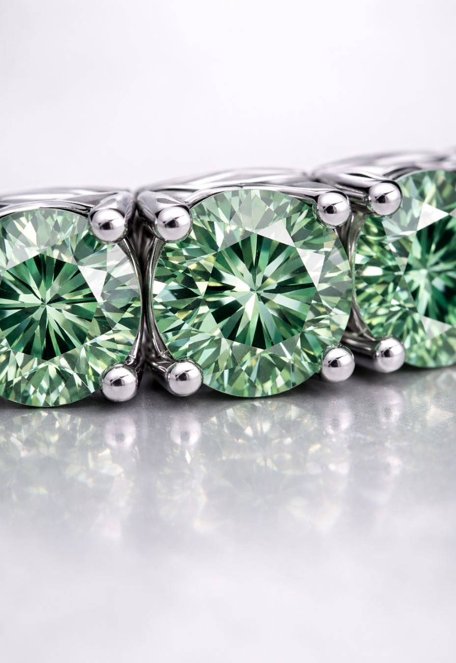 Bruce & Co Verdant Éclat – Men’s Green Moissanite Tennis Bracelet, 4 mm, 925 Silver