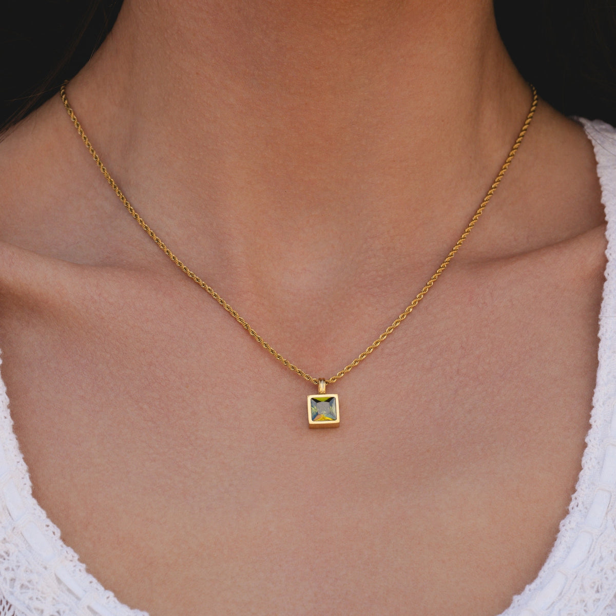 Bruce & Co Verde – Square Green Zircon Rope Necklace