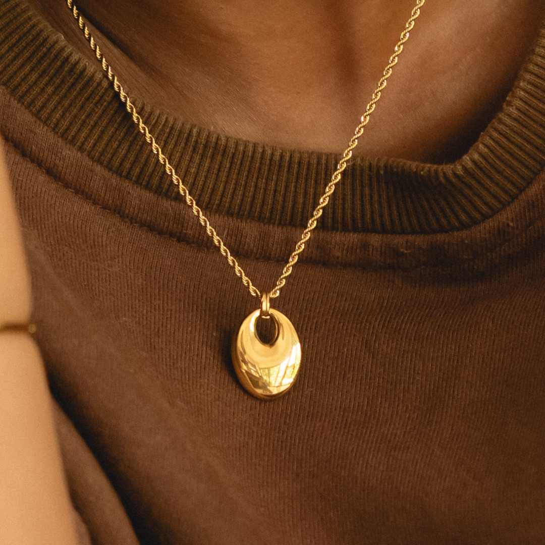 Bruce & Co Reverie – Oval Open Pendant Necklace, Stainless Steel