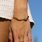Bruce & Co Cala – Wave Open Cuff Bracelet, 54 × 60 mm