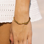 Bruce & Co Cala – Wave Open Cuff Bracelet, 54 × 60 mm