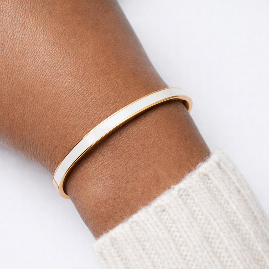 Bruce & Co Halo – White Enamel Oval Bangle, Steel