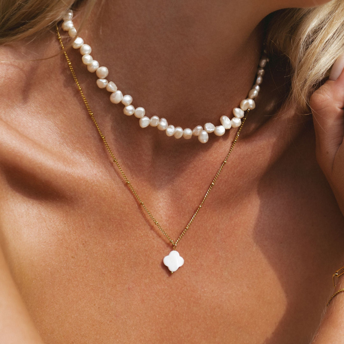 Bruce & Co Positano – Mother-of-Pearl Quatrefoil Necklace