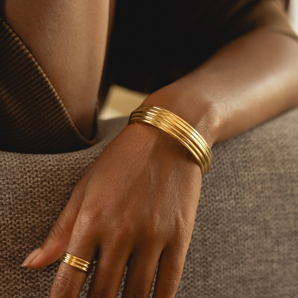 Bruce & Co Linea – Layered Cuff Bracelet, 13 mm, 18K Gold PVD Steel